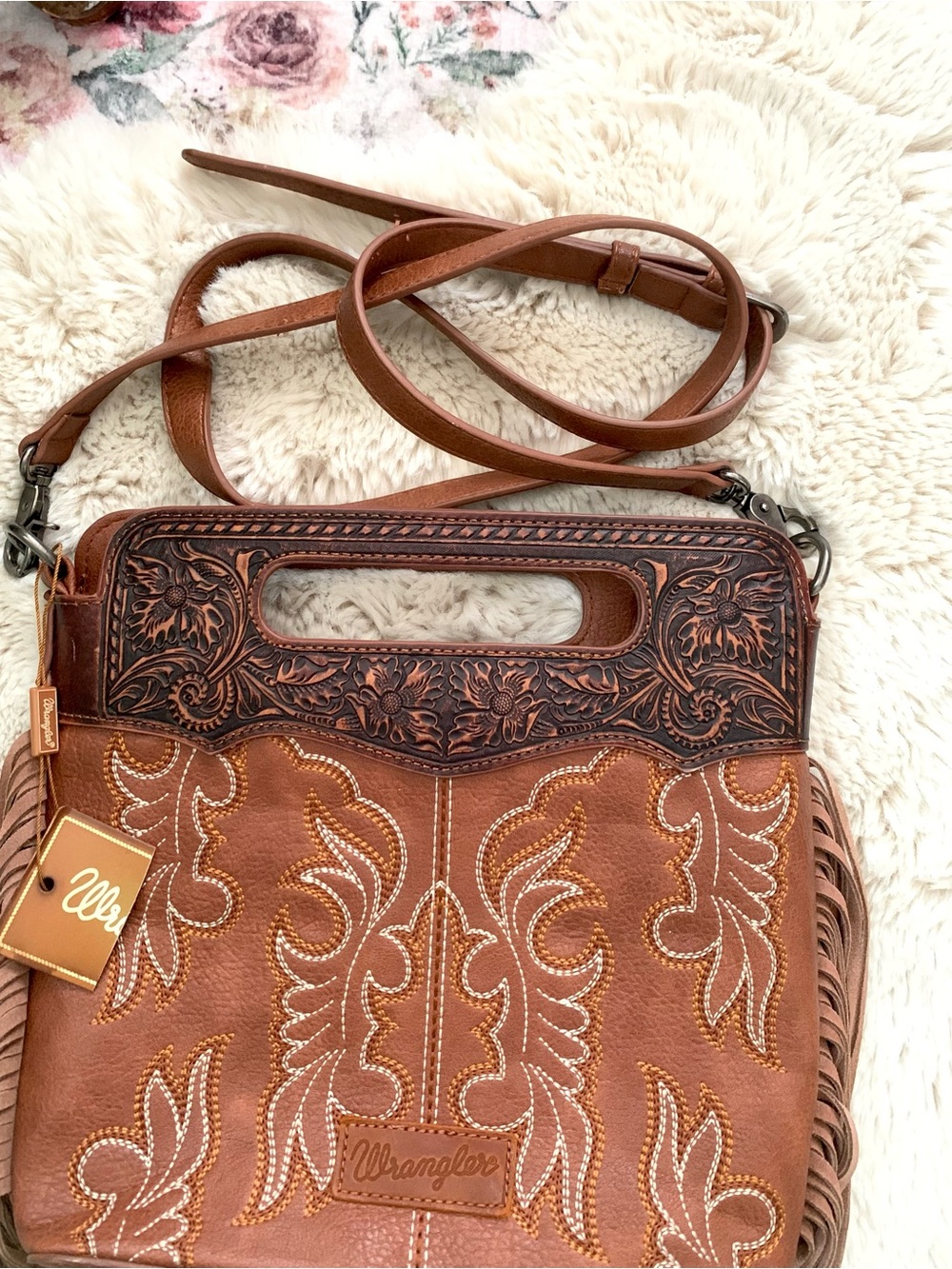 🌵NWT Wrangler Tooled Fringe Western Crossbody Bag Purse🌵 - Picture 3 of 9